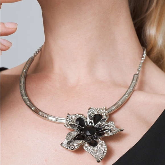 White House Black Market Jewelry - WHBM Single-Flower Statement Necklace